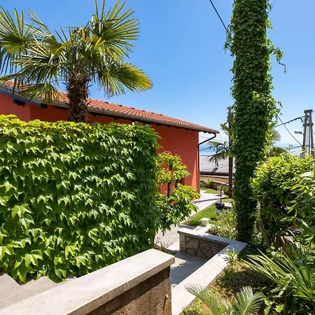 Villa Lomida *