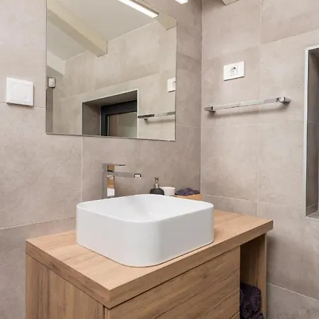 Lomida * أوباتيا