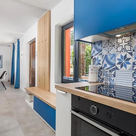 Lomida فيلة أوباتيا