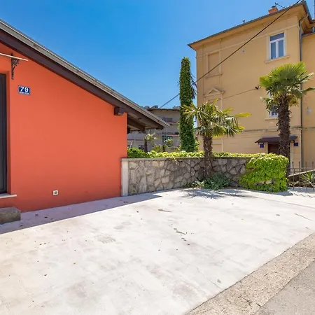 Lomida فيلة أوباتيا