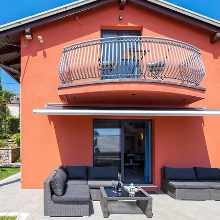 Lomida Villa