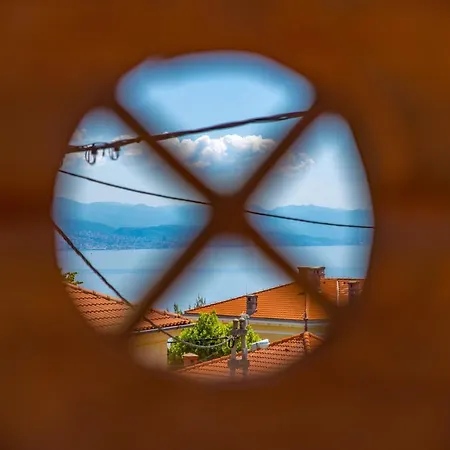 Lomida Villa *